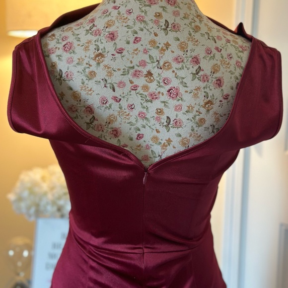 Burgundy elegant mermaid evening dress. - Picture 6 of 6